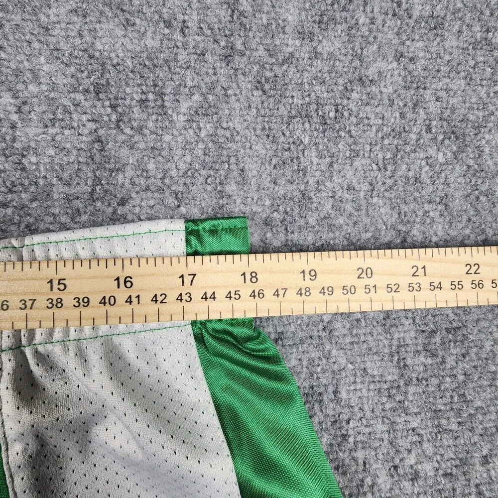 Vintage Nike Green White Mesh Panel Athletic Shorts Boys XL 16-18 Retro Sporty